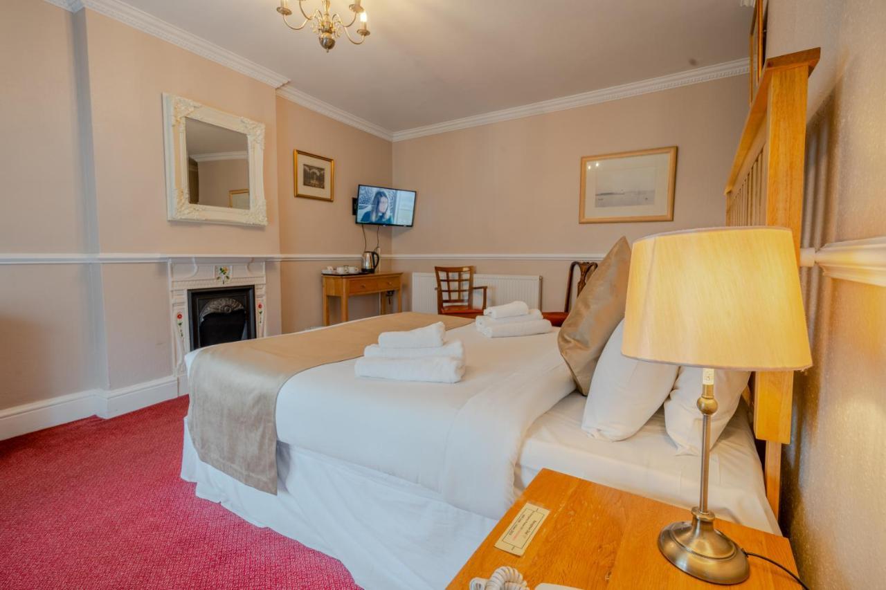 Crown Hotel Cotswold Блокли Экстерьер фото