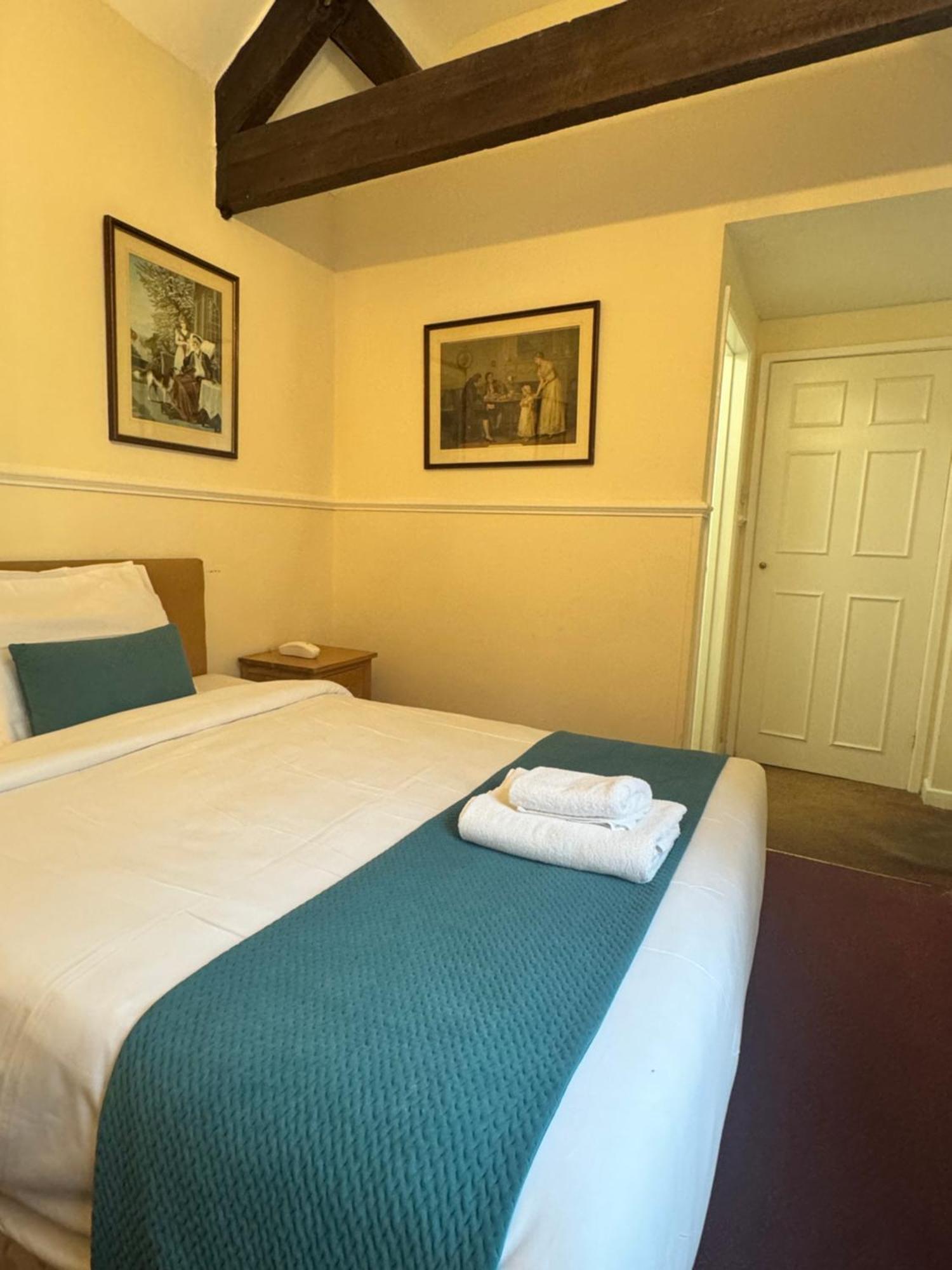 Crown Hotel Cotswold Блокли Экстерьер фото