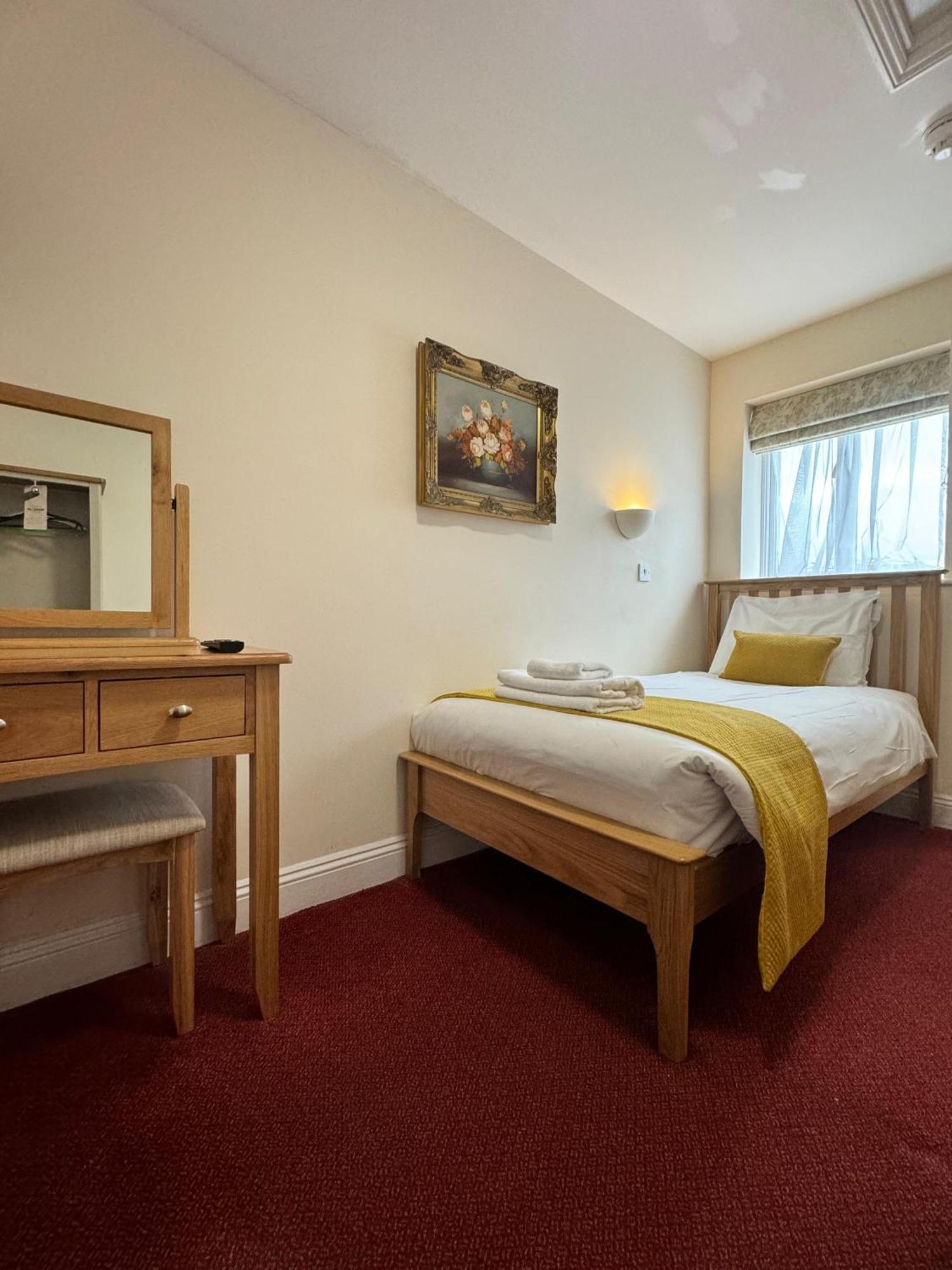 Crown Hotel Cotswold Блокли Экстерьер фото