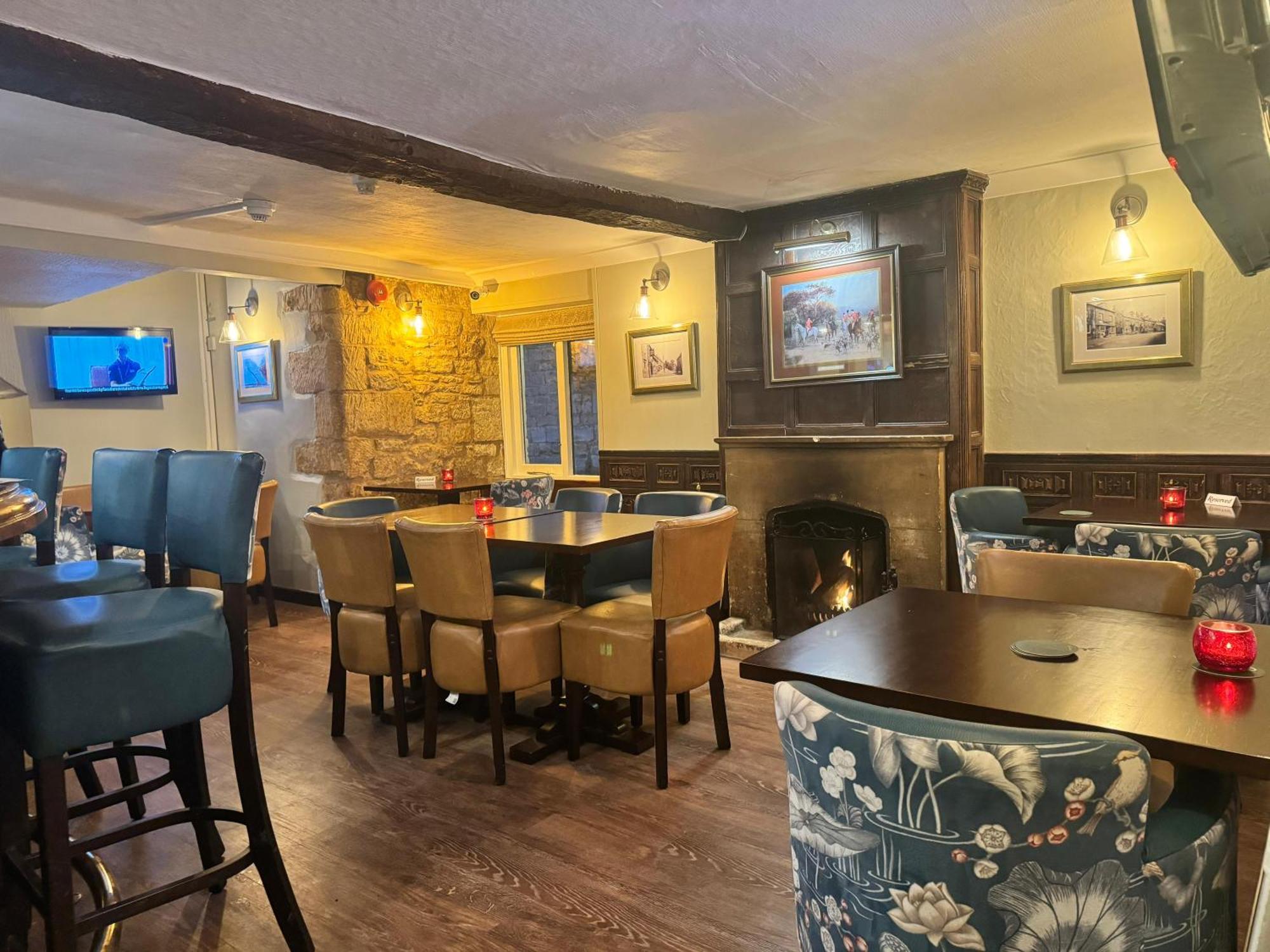 Crown Hotel Cotswold Блокли Экстерьер фото
