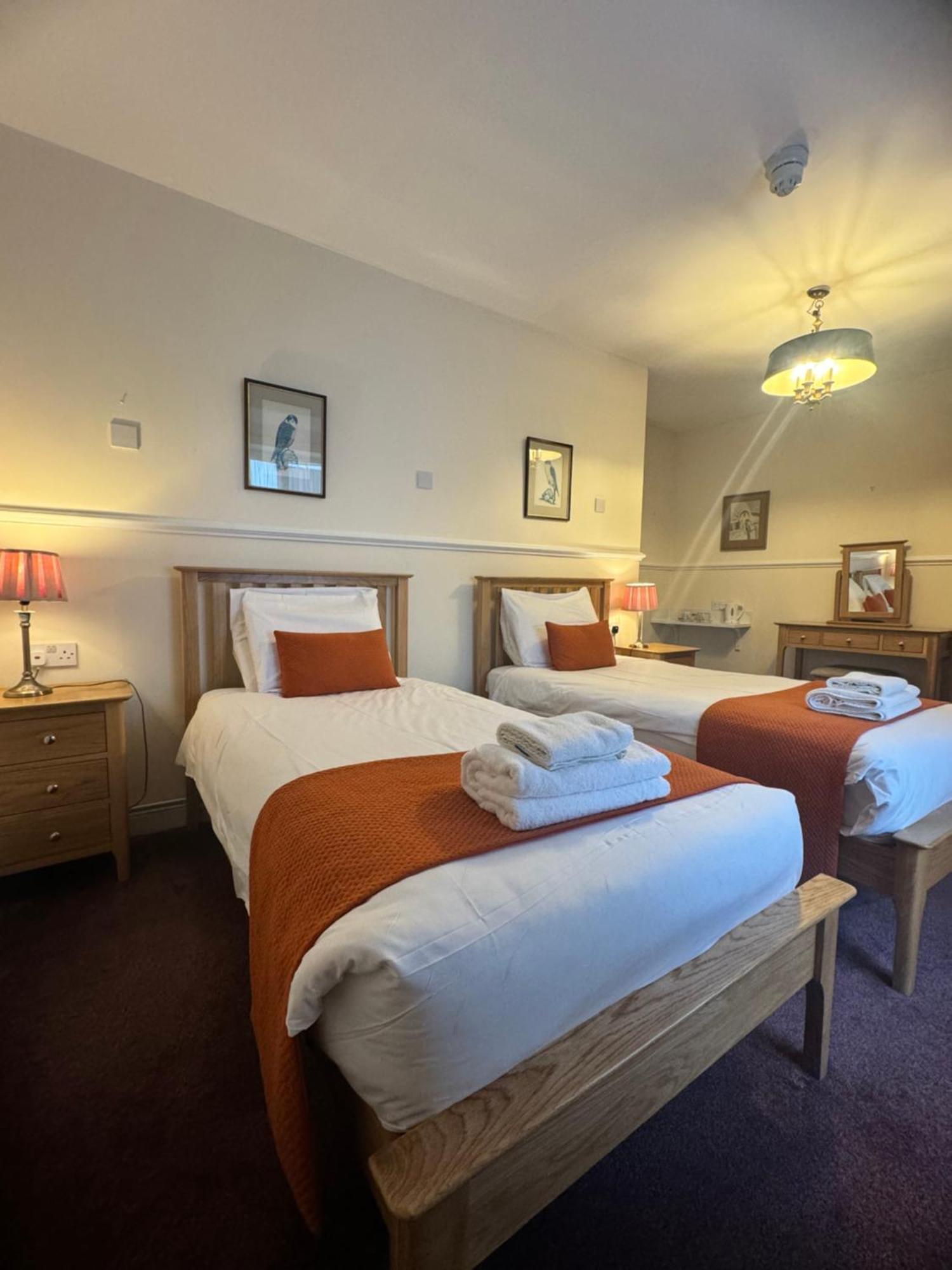 Crown Hotel Cotswold Блокли Экстерьер фото